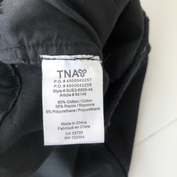 TNA - Aritzia - pants with elastic waist and cuffs - black - Picture 3 of 7